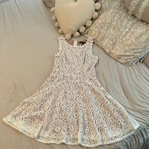City Triangles Cream and Nude Lace Skater Dress Size 7 Engagement Graduation 🕊️